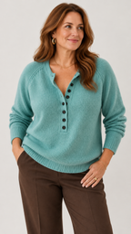 Bronte Henley-Pullover in Meergrün – Studioansicht