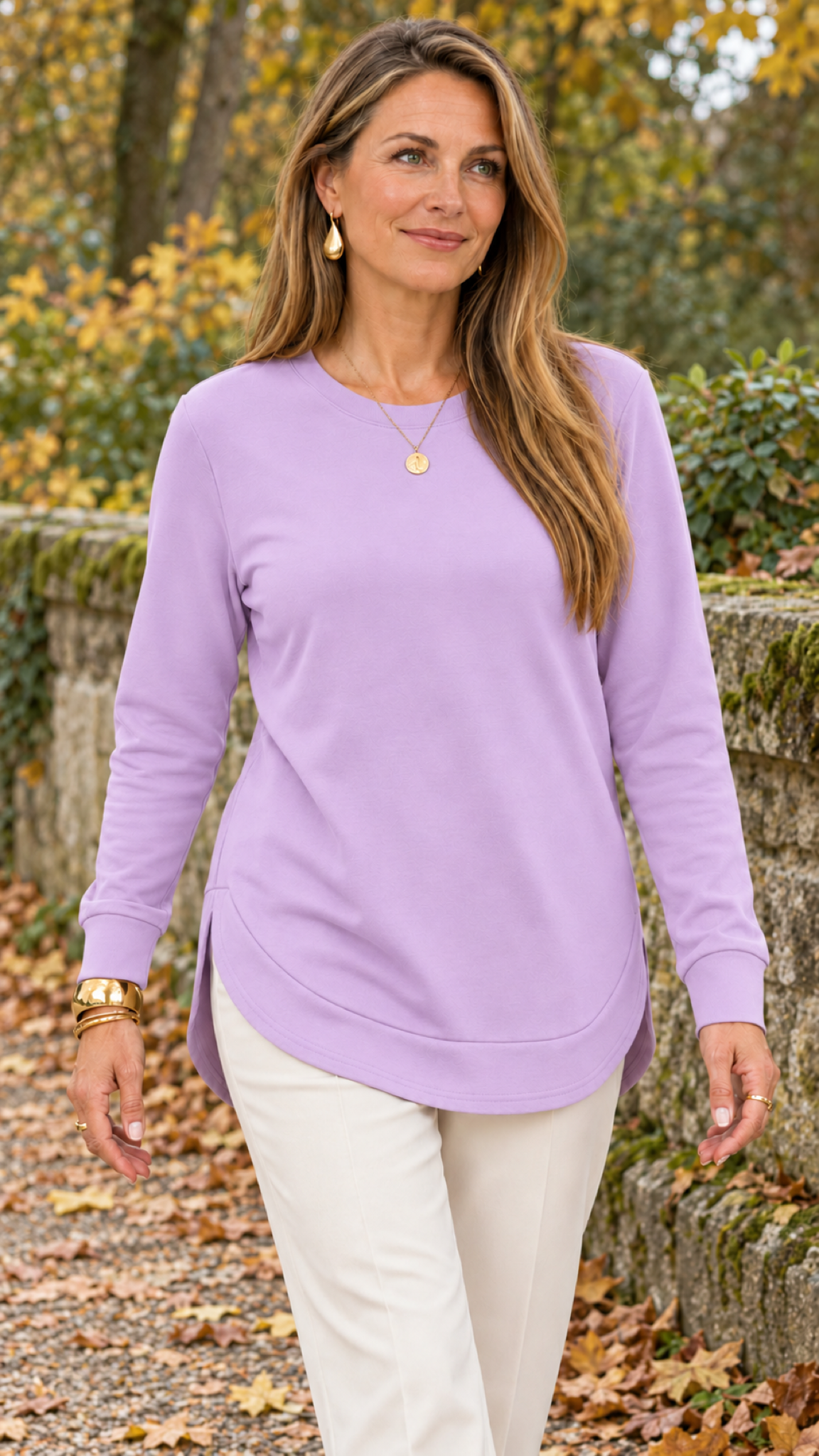Sweatshirt mit geschwungenem Saum – Lila – Alltagslook