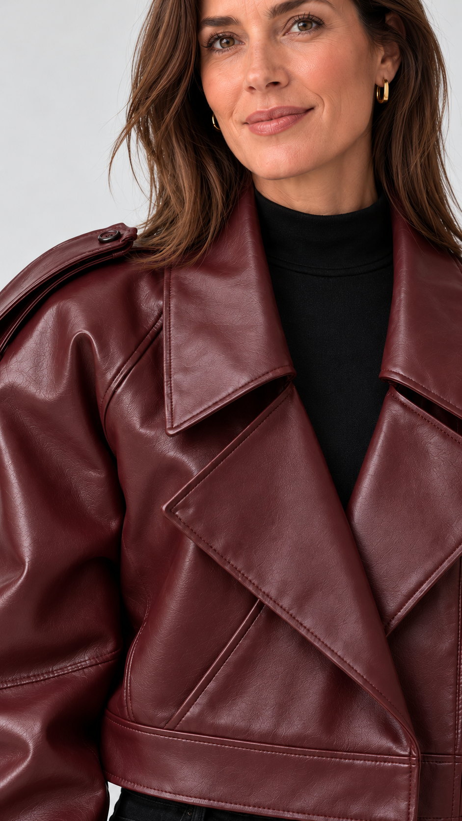 Deena – Revers und Schulterdetails