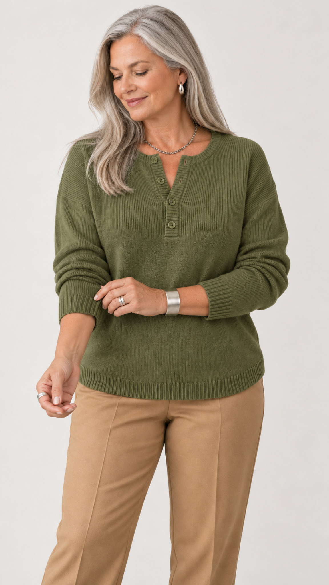 Faylinn Henley-Strickpullover in Olivgrün – Strickdetails