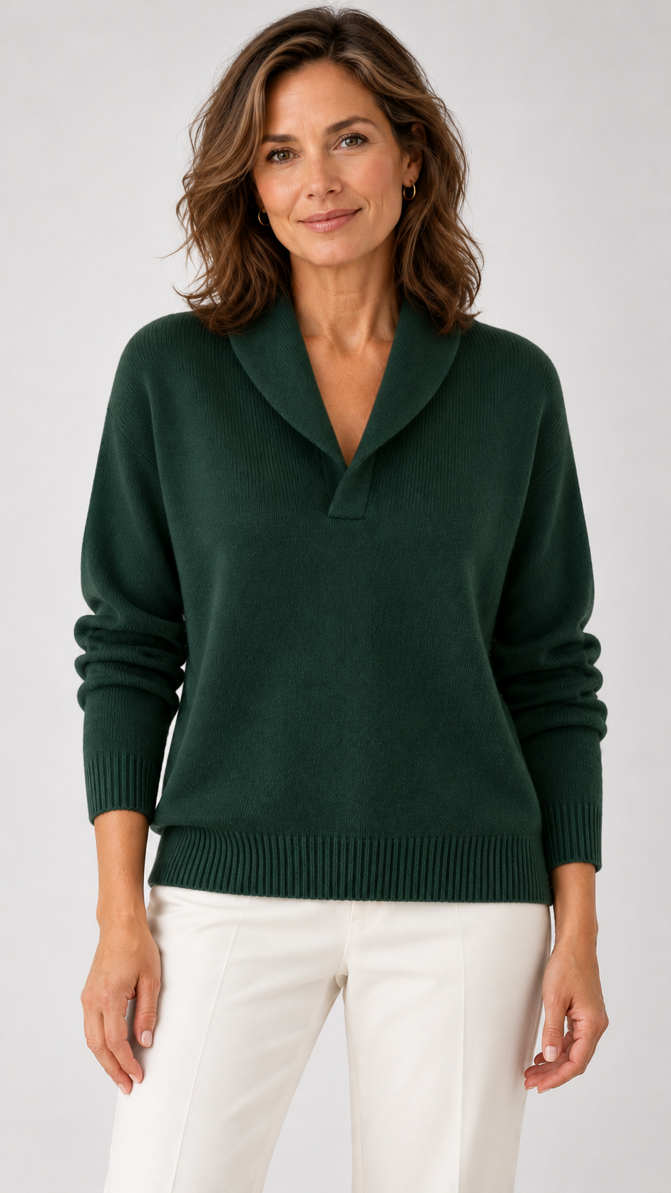 Genevra – Strickpullover in Waldgrün, Vorderansicht
