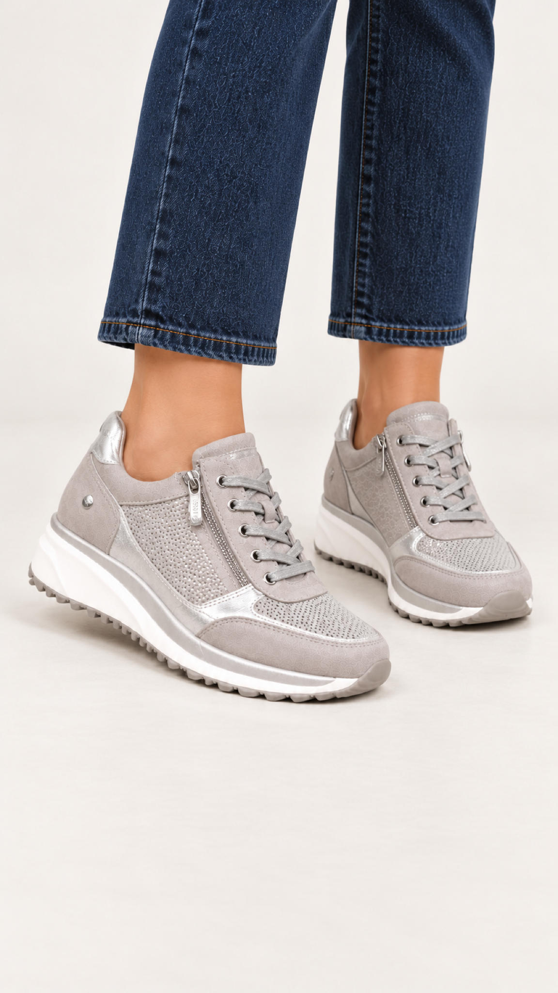 Sneaker mit Keilsohle – Grau – Ansicht 3