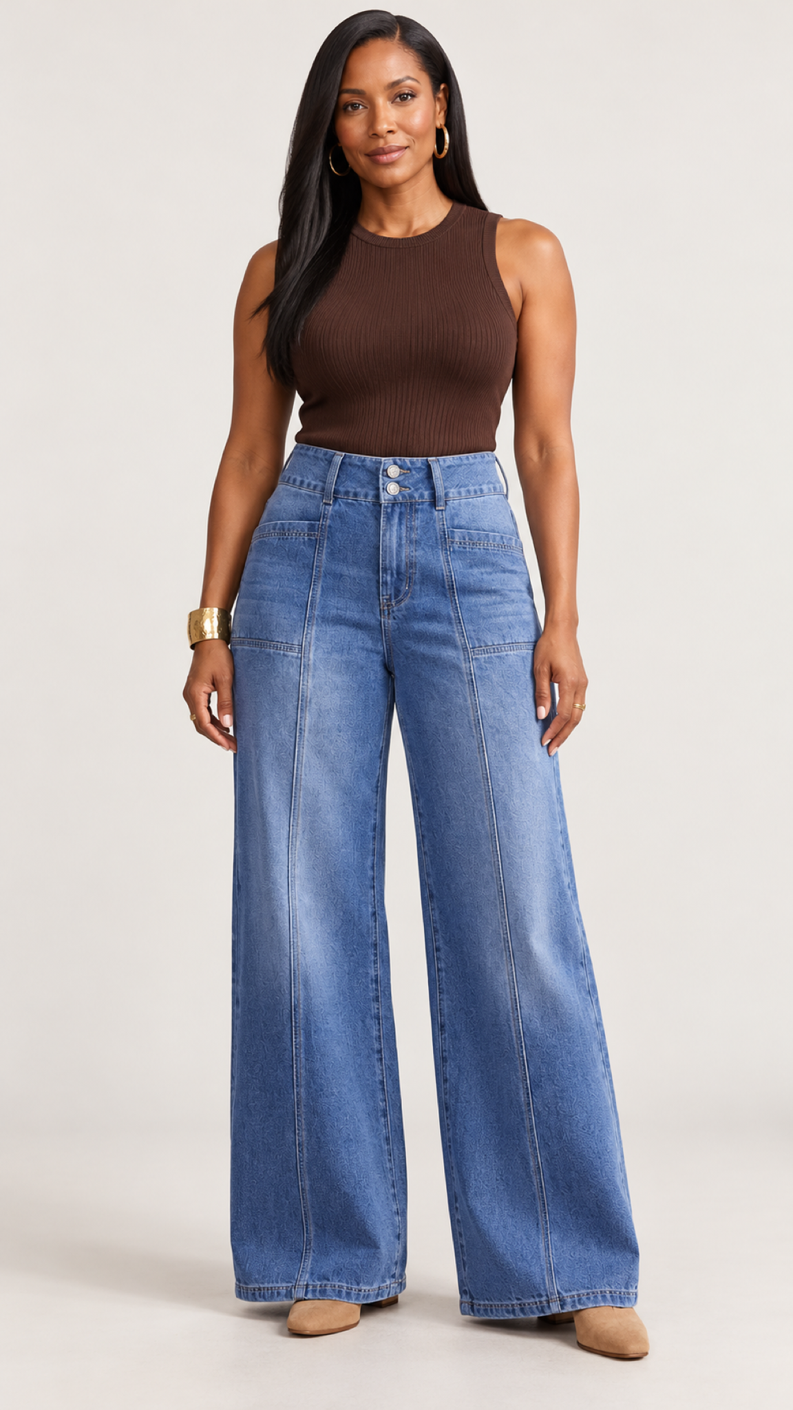 Blaue Weitbein-Jeans – Ganzkörperansicht vorne