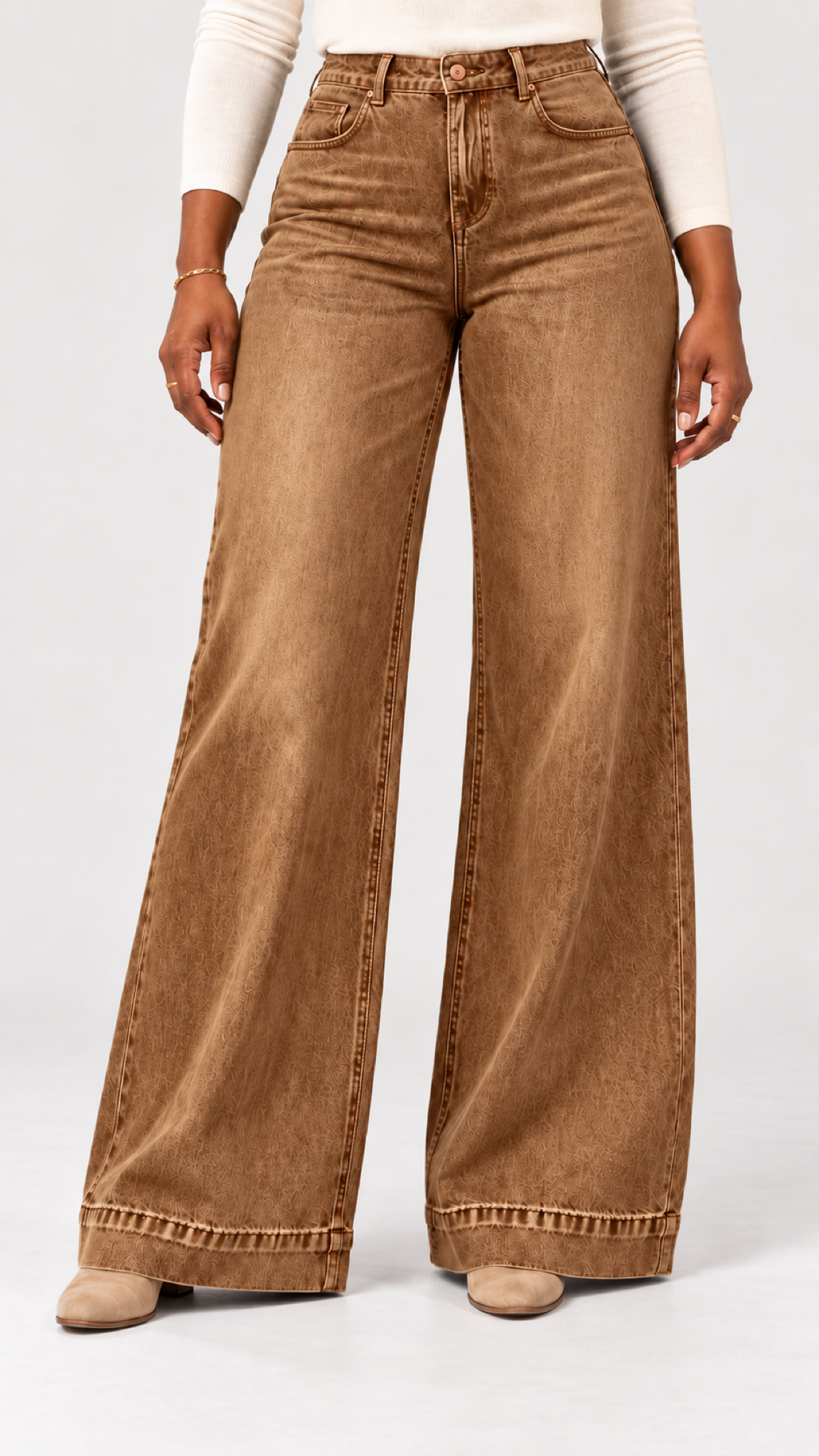 Wide-Leg Jeans in Dunkelbraun – capa
