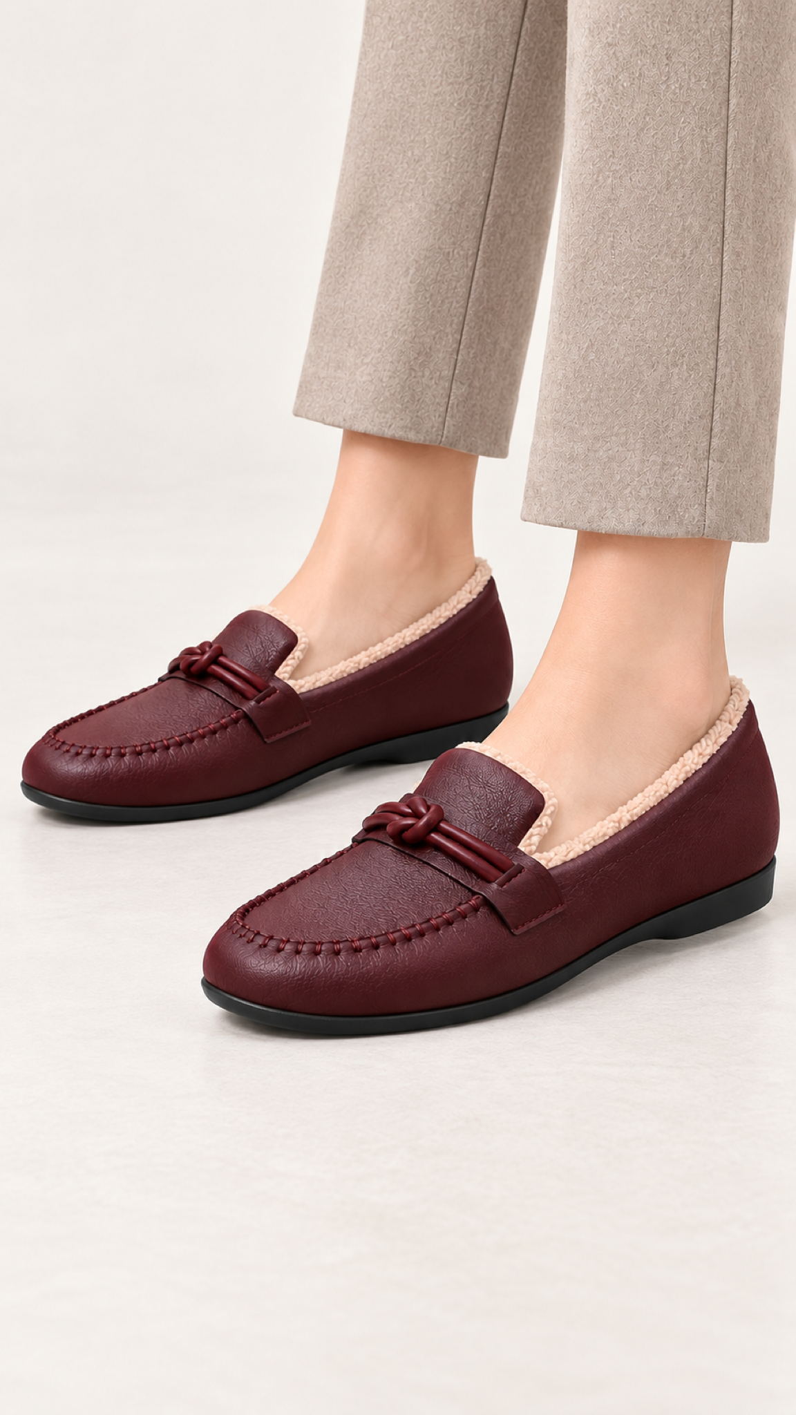 Gefütterte Slipper mit Knotendetail – Burgunder – Ansicht 3