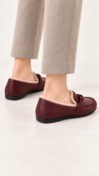 Gefütterte Slipper mit Knotendetail – Burgunder – Ansicht 5